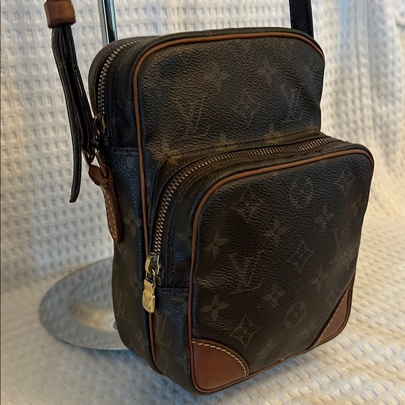 Louis Vuitton Amazon Crossbody Bag - Picture 2 of 14